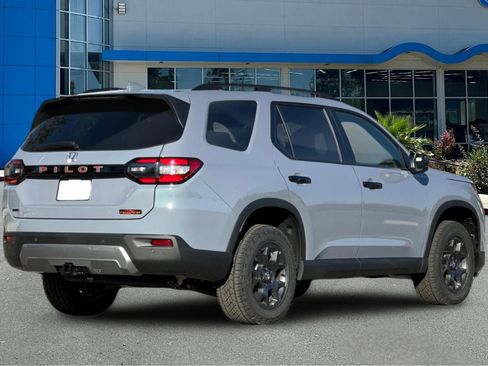 New 2026 Honda Pilot TrailSport image 8