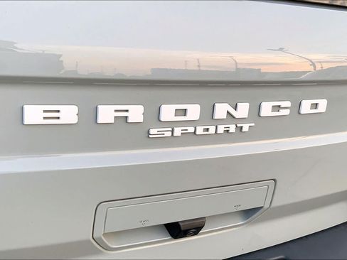Used 2024 Ford Bronco Sport Outer Banks w/ Tech Package AWD/4WD image 10