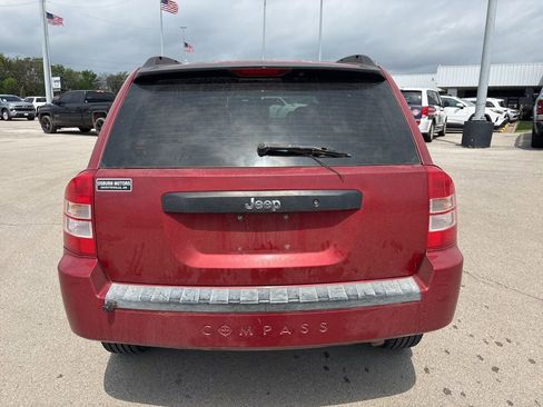 Used 2009 Jeep Compass Sport image 4