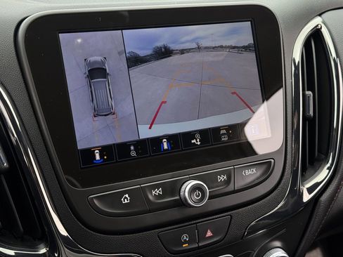 Used 2024 Chevrolet Equinox RS FWD image 18