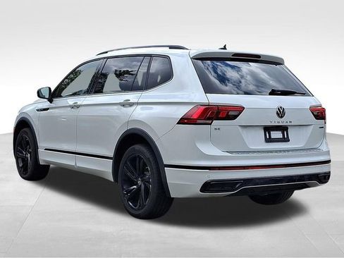 Used 2024 Volkswagen Tiguan SE R-Line AWD/4WD image 4