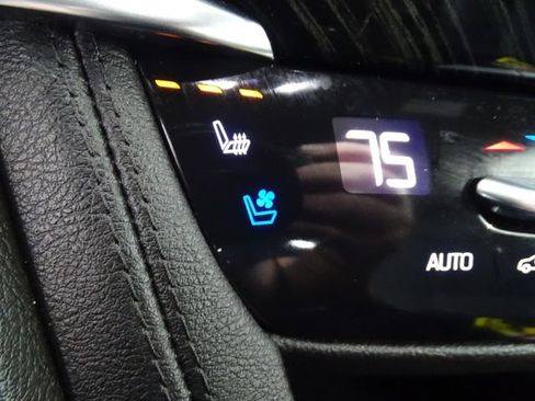 Certified 2022 Cadillac XT6 Premium Luxury w/ Technology Package AWD/4WD image 15