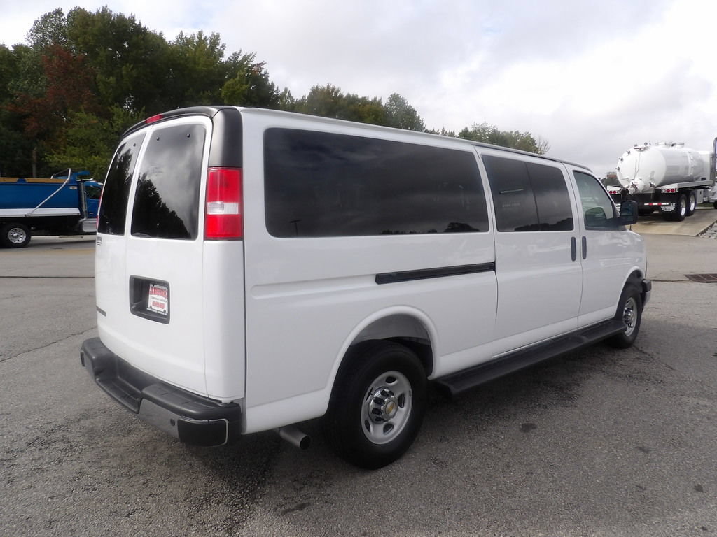 Used 2025 Chevrolet Express 3500 LT w/ LT Preferred Equipment Group RWD image 8