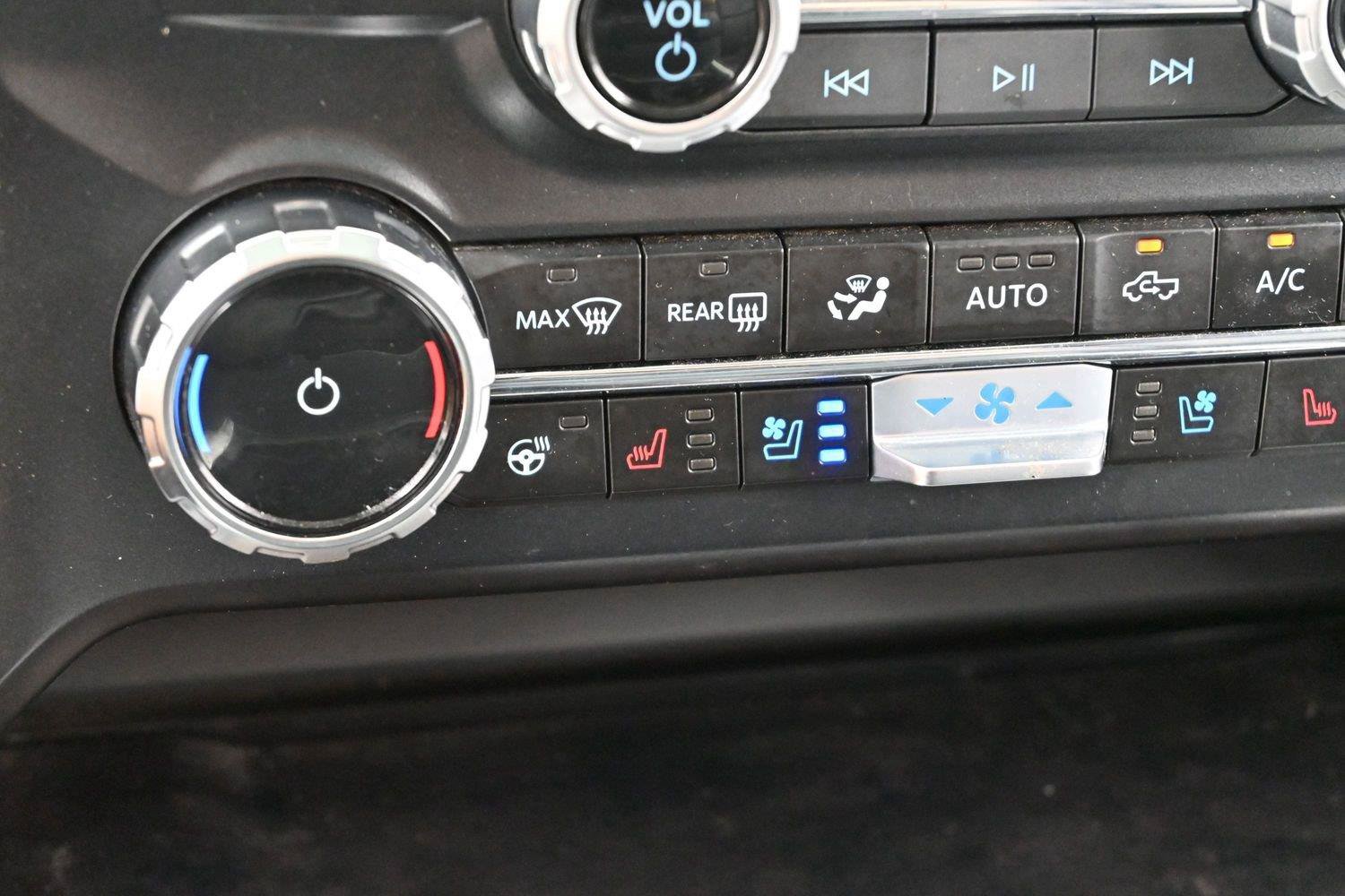 Used 2024 Ford F250 Lariat w/ Lariat Ultimate Package AWD/4WD image 25