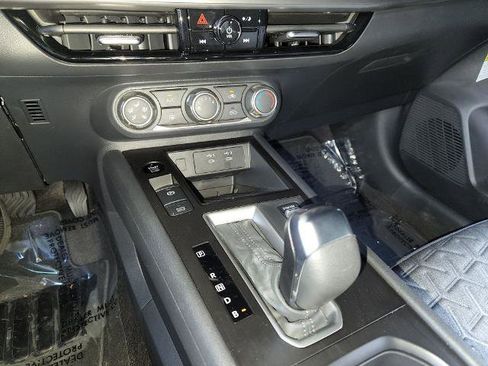 Certified 2025 Nissan Kicks SV image 20