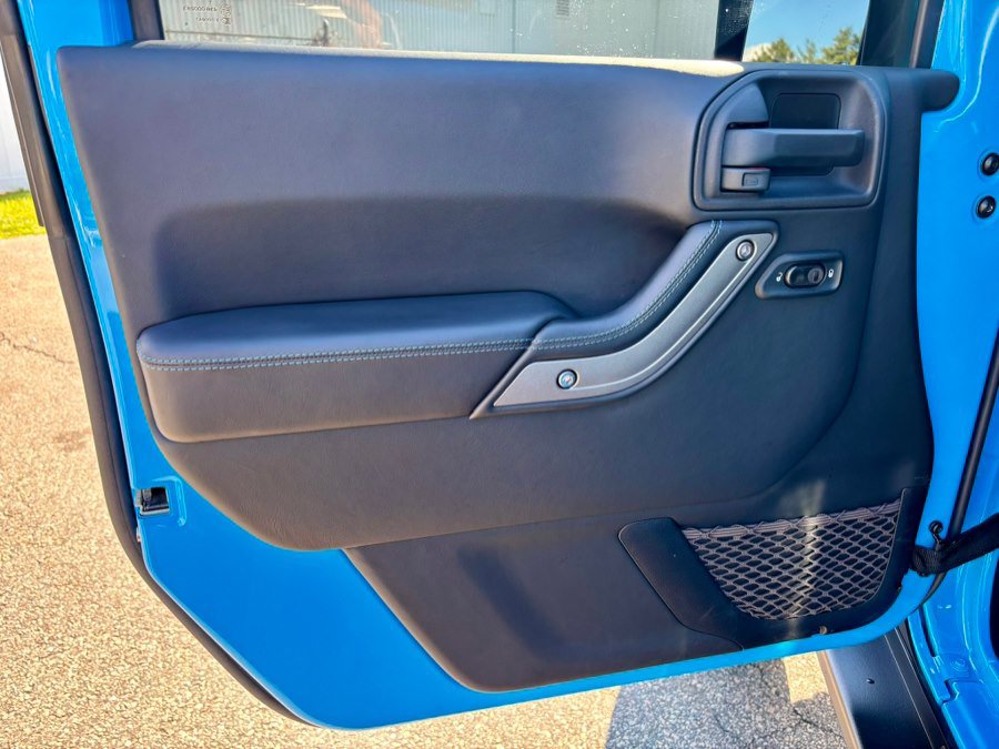 Used 2013 Jeep Wrangler Unlimited Sport AWD/4WD image 9