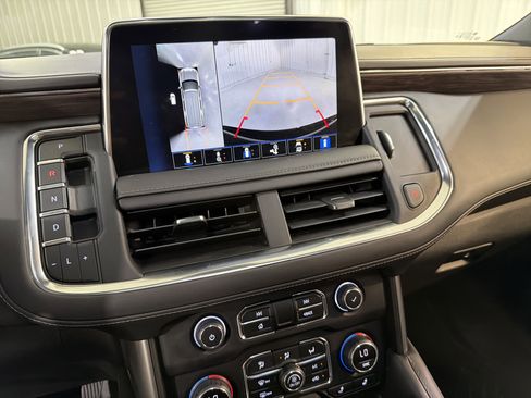 Used 2023 Chevrolet Suburban Z71 w/ Luxury Package image 20