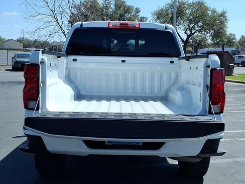 Used 2024 Chevrolet Colorado LT w/ LT Convenience Package image 12