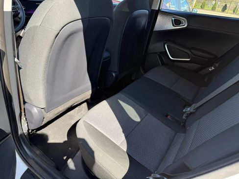 Used 2023 Kia Soul S FWD image 14