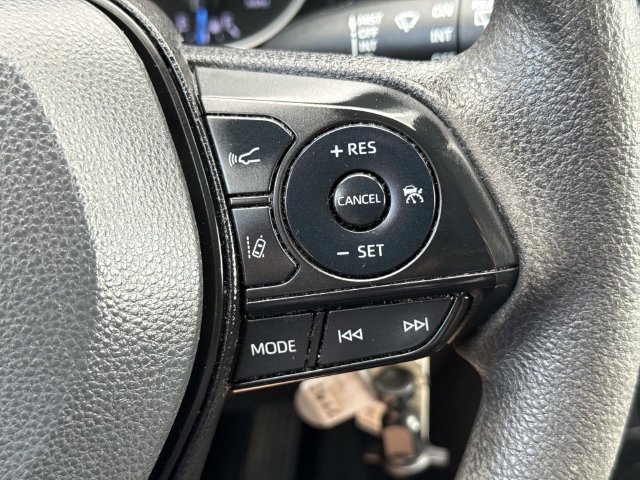 Used 2022 Toyota RAV4 LE AWD/4WD image 23