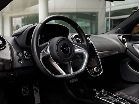 Used 2023 McLaren GT RWD image 42