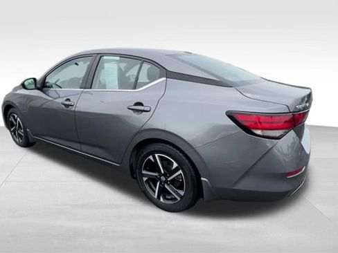 Used 2024 Nissan Sentra SV FWD image 4