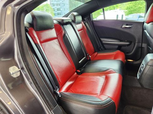 Used 2017 Dodge Charger SXT RWD image 17