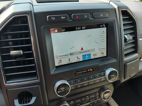 Used 2019 Ford Expedition Limited w/ Equipment Group 301A AWD/4WD image 24