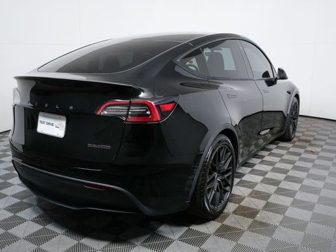 Used 2021 Tesla Model Y Performance image 35