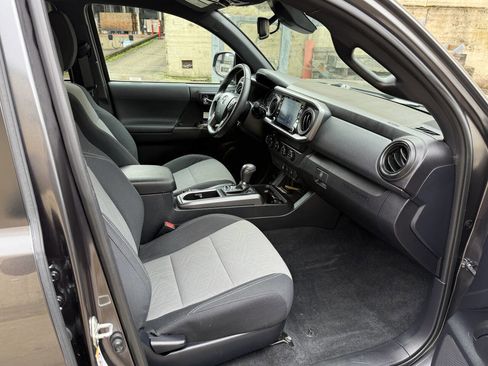 Used 2020 Toyota Tacoma TRD Off-Road w/ Blackout Package image 58