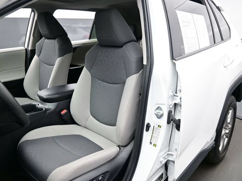 Used 2024 Toyota RAV4 XLE w/ Convenience Package AWD/4WD image 12