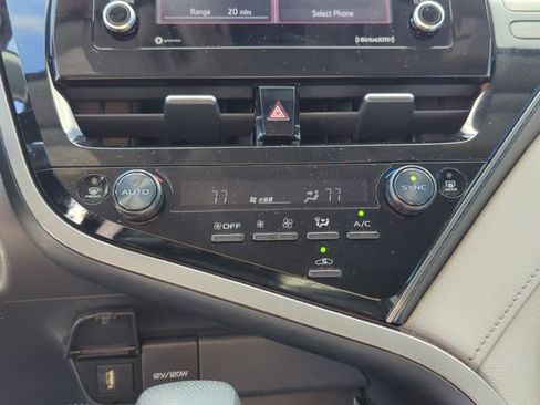 Used 2022 Toyota Camry LE image 21