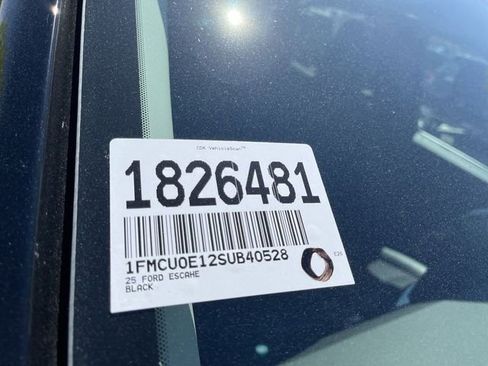 Used 2025 Ford Escape SE FWD image 25