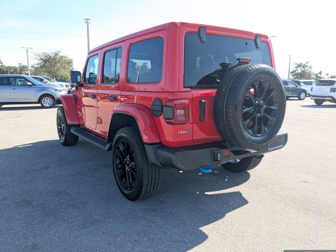 Used 2022 Jeep Wrangler Unlimited Sahara image 7