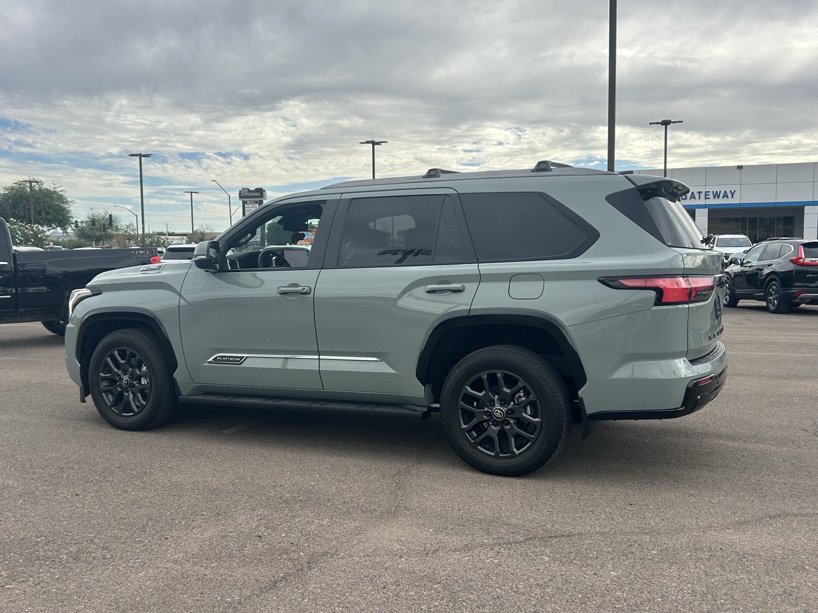 Used 2025 Toyota Sequoia Platinum AWD/4WD image 3