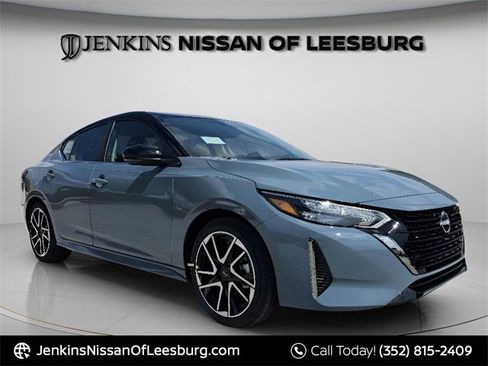 New 2025 Nissan Sentra SR image 1