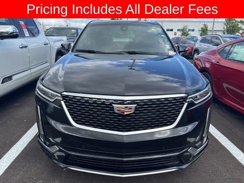 Used 2023 Cadillac XT6 Premium Luxury FWD image 2