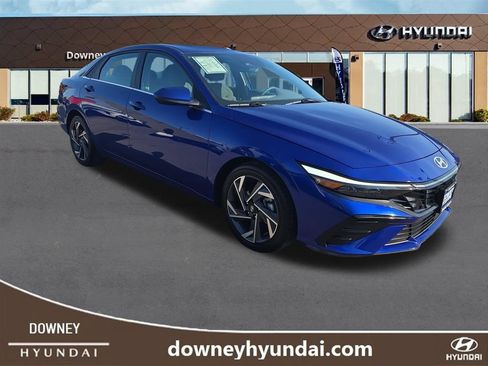 Used 2025 Hyundai Elantra SEL FWD image 7