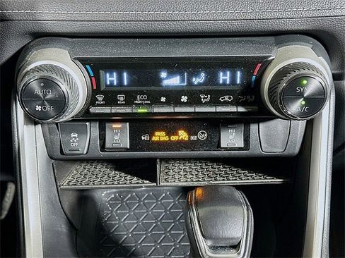 Used 2023 Toyota RAV4 XLE Premium image 17