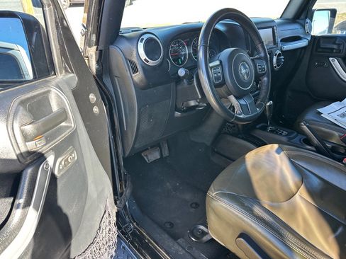 Used 2016 Jeep Wrangler Unlimited Sahara w/ Max Tow Package image 8