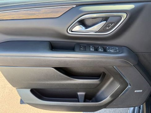 Used 2023 Chevrolet Tahoe Premier image 3