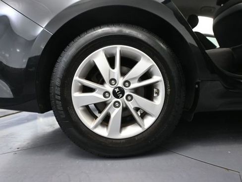 Used 2017 Kia Optima LX FWD image 13