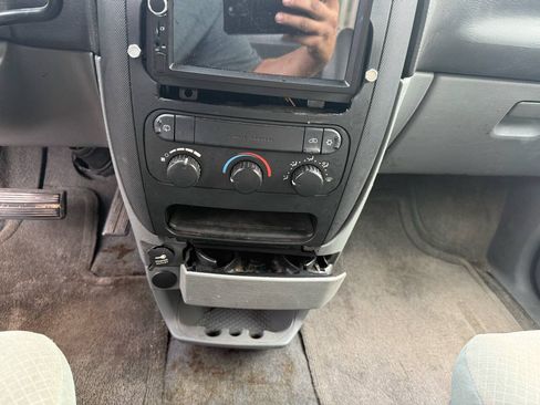 Used 2007 Dodge Caravan SE w/ Popular Equipment Group I FWD image 18