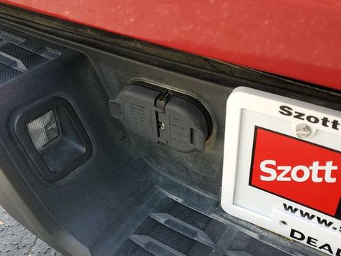 Used 2019 Toyota Tacoma TRD Sport AWD/4WD image 7