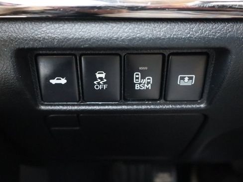 Used 2013 Toyota Avalon Limited image 29