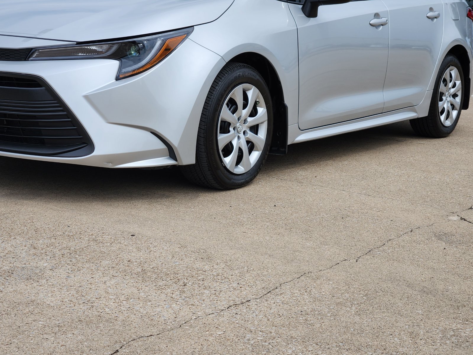 Used 2026 Toyota Corolla LE FWD image 12