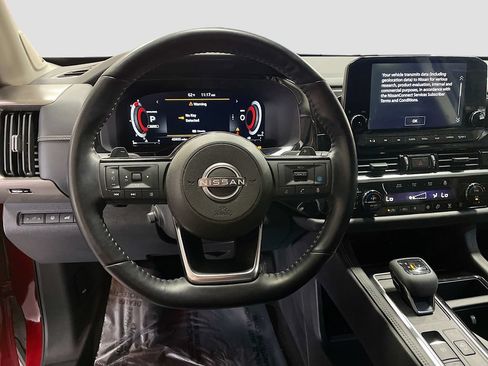 Used 2023 Nissan Pathfinder Platinum AWD/4WD image 11