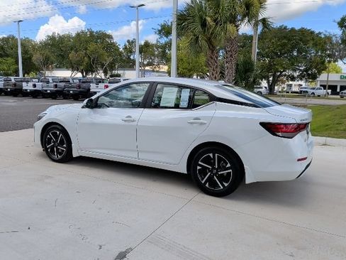 Used 2024 Nissan Sentra SV FWD image 11