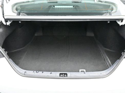 Used 2025 Toyota Camry SE image 9