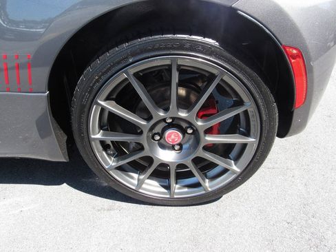Used 2013 FIAT 500 Abarth w/ Beats Audio Pkg FWD image 18
