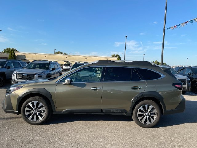 Certified 2025 Subaru Outback Touring XT AWD/4WD image 2
