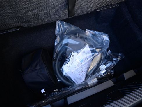 New 2026 BMW i5 eDrive40 w/ Executive Package image 25