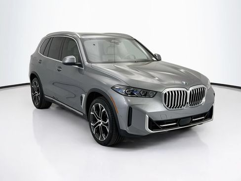 Used 2024 BMW X5 xDrive40i w/ Premium Package AWD/4WD image 3