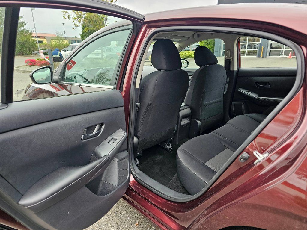 Used 2024 Nissan Sentra SV FWD image 12