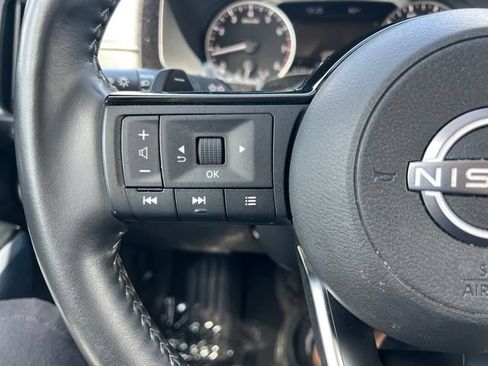 Used 2025 Nissan Pathfinder SL AWD/4WD image 11