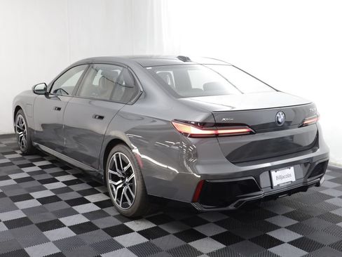 Used 2026 BMW 750e xDrive w/ Executive Package AWD/4WD image 19