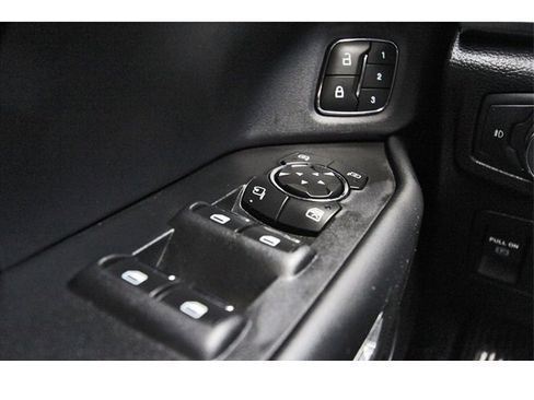 Used 2020 Ford Expedition Platinum image 18