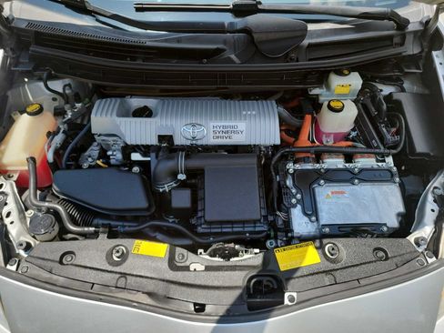 Used 2010 Toyota Prius Three FWD image 31