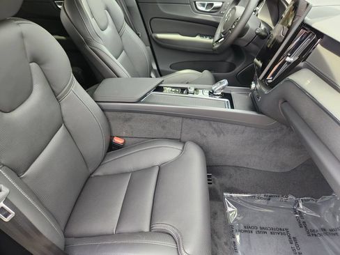 New 2026 Volvo XC60 T8 Ultra w/ Climate Package PRO AWD/4WD image 5