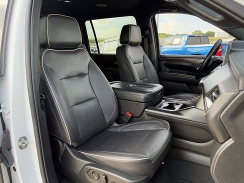 Used 2023 Chevrolet Suburban Premier image 30